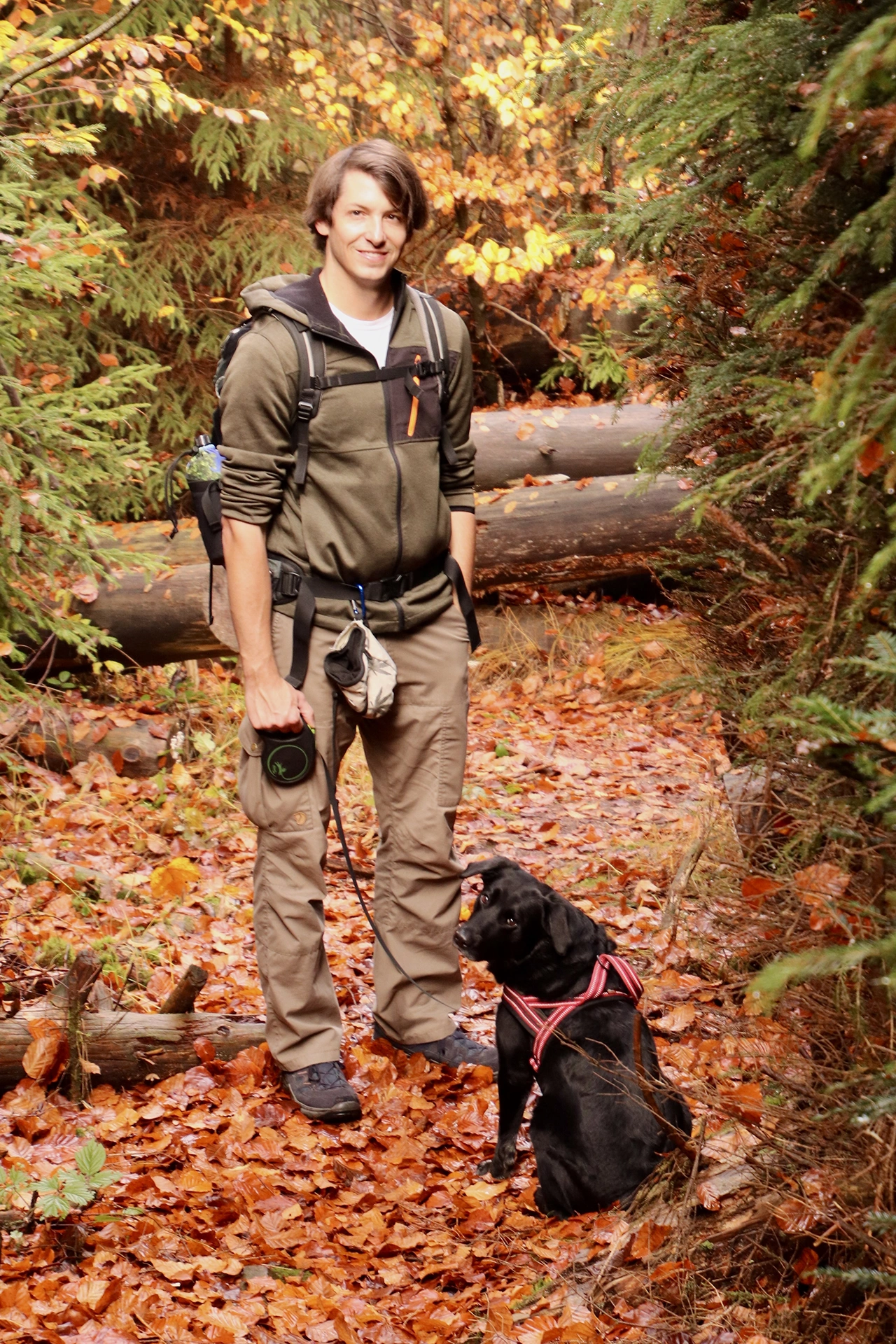 Das bin ich, zusammen mit meinem Hund Poncho.